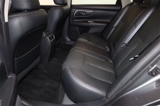 Thumbnail: 2016 Nissan Altima - 21