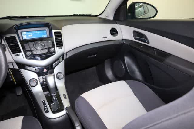 Thumbnail: 2014 Chevrolet Cruze - 21