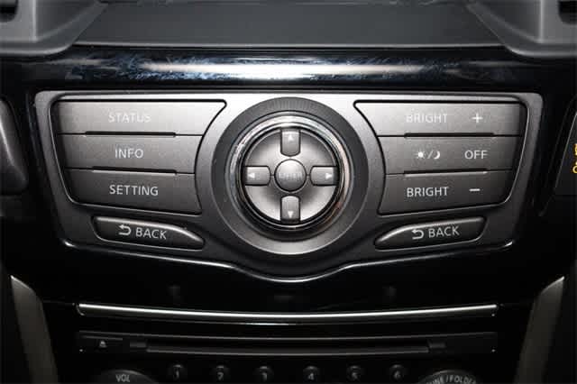 Thumbnail: 2014 Nissan Pathfinder - 27