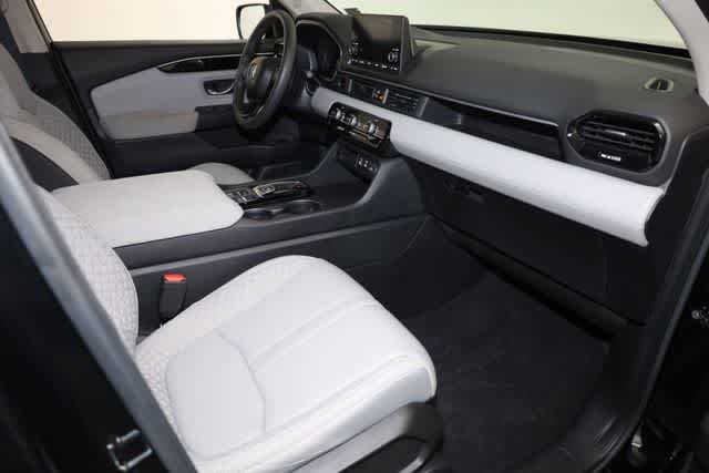 Thumbnail: 2023 Honda Pilot - 31