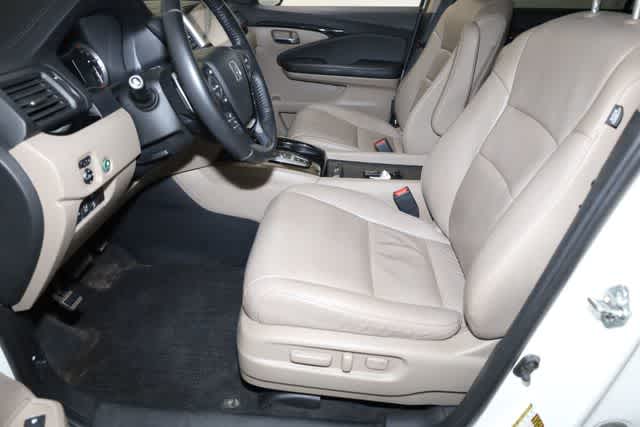 Thumbnail: 2016 Honda Pilot - 15