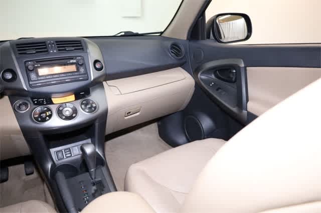 Thumbnail: 2012 Toyota RAV4 - 18