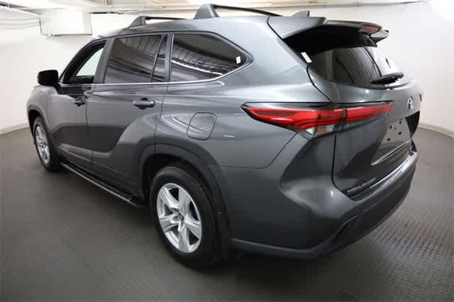 Thumbnail: 2023 Toyota Highlander - 4