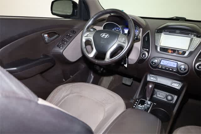 Thumbnail: 2011 Hyundai Tucson - 16