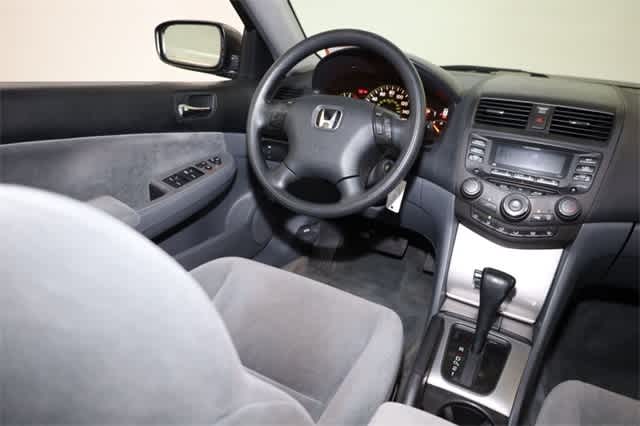 Thumbnail: 2004 Honda Accord - 16