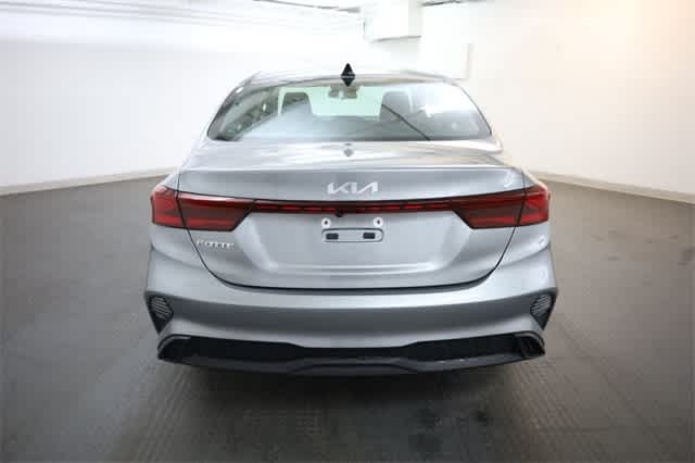 Thumbnail: 2024 Kia Forte - 6