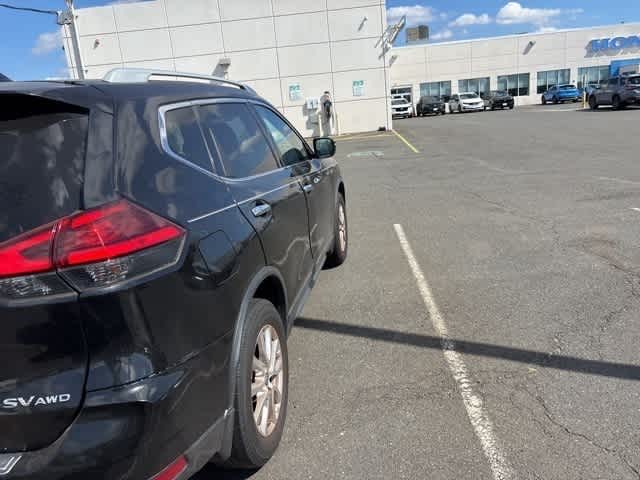 Thumbnail: 2017 Nissan Rogue - 10