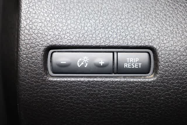 Thumbnail: 2015 Nissan Rogue - 19