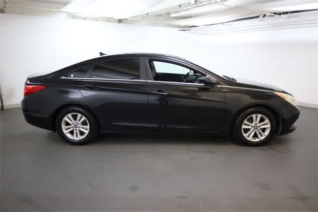 Thumbnail: 2011 Hyundai Sonata - 10