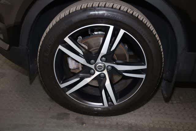 Thumbnail: 2021 Volvo XC40 - 36