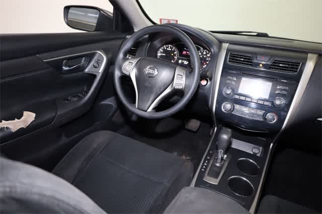 Thumbnail: 2015 Nissan Altima - 16