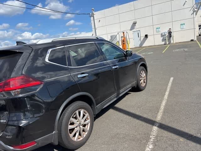 Thumbnail: 2017 Nissan Rogue - 12