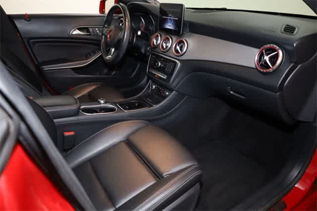 Thumbnail: 2019 Mercedes-Benz CLA - 19