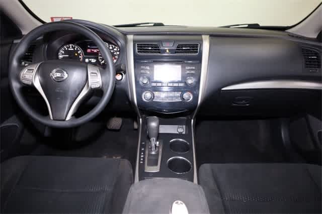 Thumbnail: 2015 Nissan Altima - 17