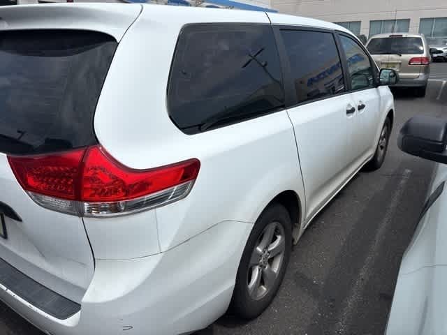 Thumbnail: 2011 Toyota Sienna - 9