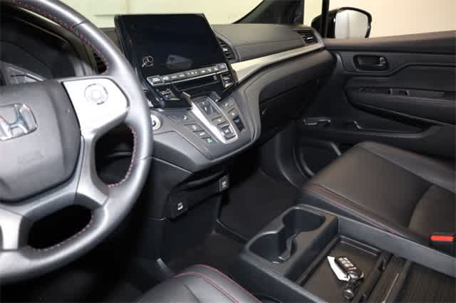 Thumbnail: 2023 Honda Odyssey - 24