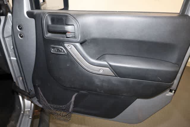 Thumbnail: 2015 Jeep Wrangler - 22