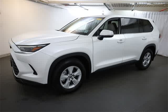 Thumbnail: 2025 Toyota Grand Highlander - 2