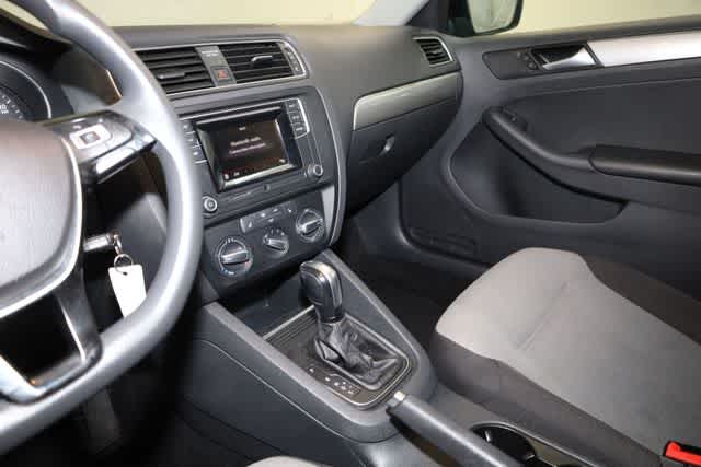 Thumbnail: 2017 Volkswagen Jetta - 23