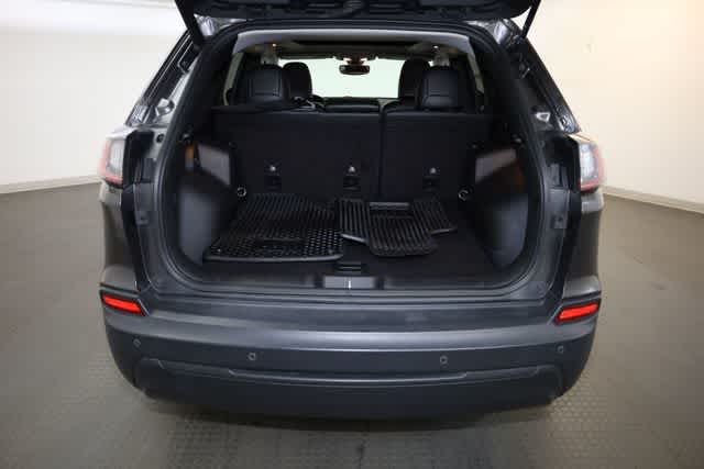 Thumbnail: 2019 Jeep Cherokee - 34