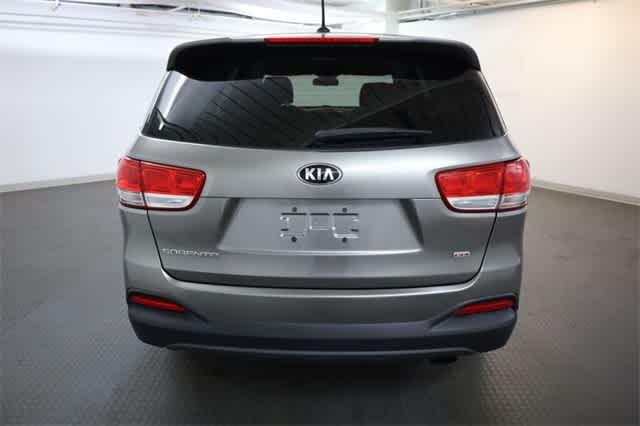 Thumbnail: 2017 Kia Sorento - 6