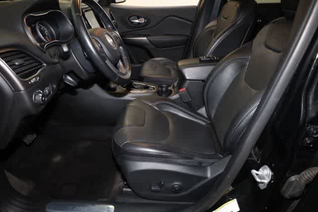 Thumbnail: 2019 Jeep Cherokee - 15