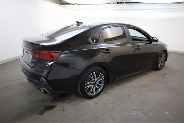 Thumbnail: 2023 Kia Forte - 8