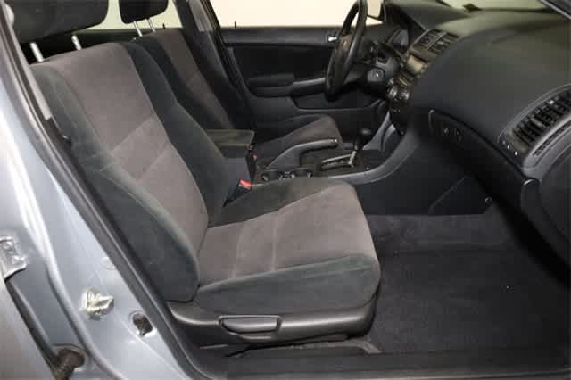 Thumbnail: 2004 Honda Accord - 20