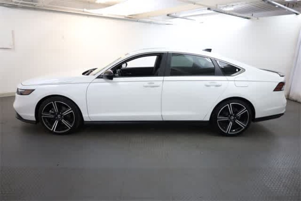 Used 2023 Honda Accord Hybrid Sport w/BSI Sedan