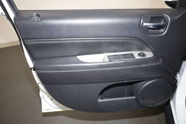 Thumbnail: 2016 Jeep Compass - 13