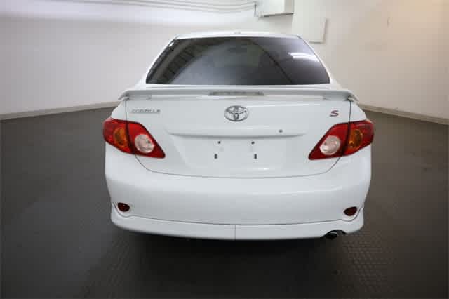 Thumbnail: 2010 Toyota Corolla - 6