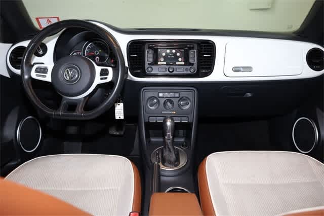 Thumbnail: 2015 Volkswagen Beetle - 17