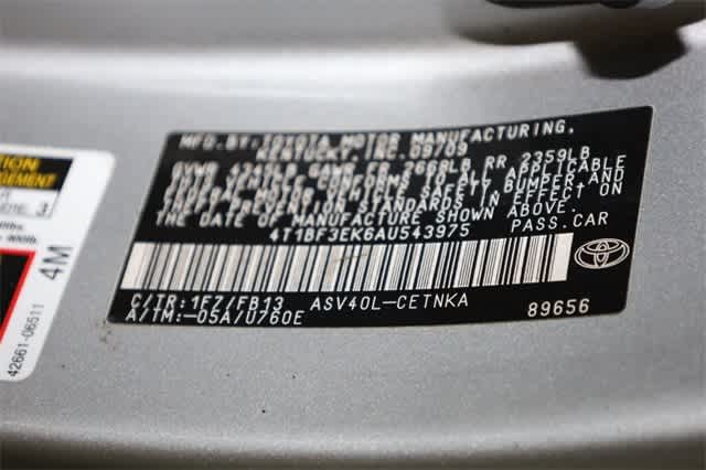 2010 Toyota Camry LE 32