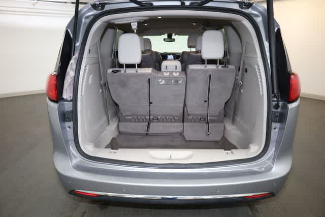 Thumbnail: 2019 Chrysler Pacifica - 31