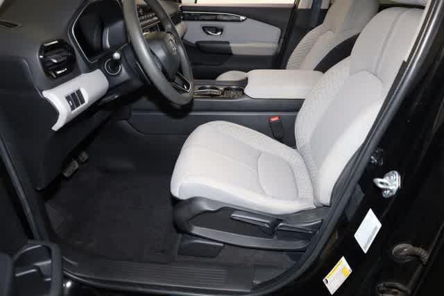 Thumbnail: 2023 Honda Pilot - 15