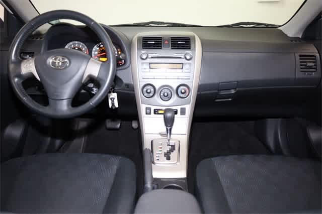 Thumbnail: 2010 Toyota Corolla - 17