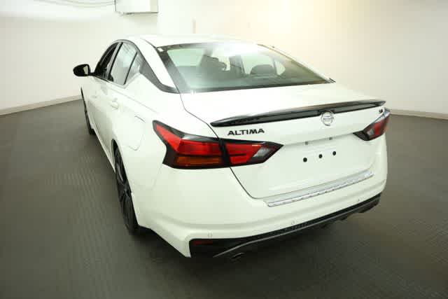 Thumbnail: 2022 Nissan Altima - 5