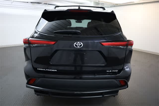 Thumbnail: 2022 Toyota Highlander - 6