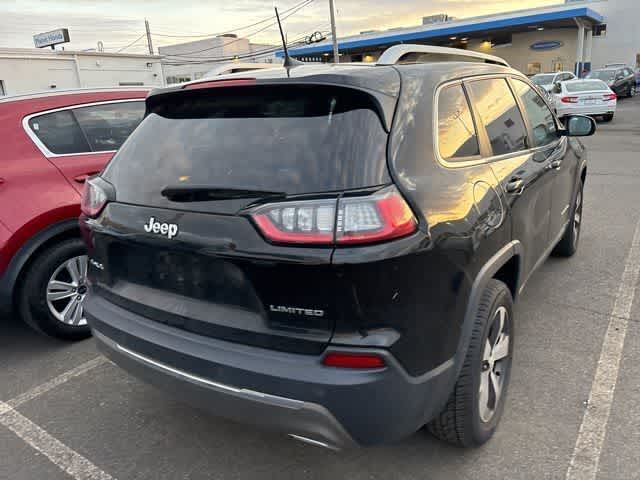 Thumbnail: 2019 Jeep Cherokee - 17