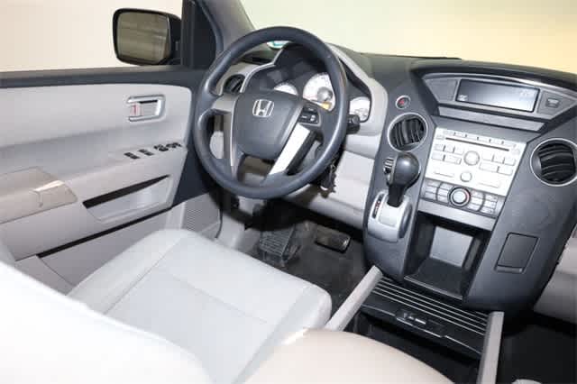 Thumbnail: 2011 Honda Pilot - 16