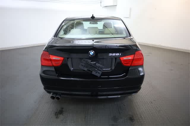 Thumbnail: 2011 BMW 3 Series - 6