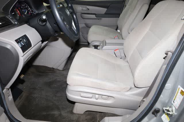 Thumbnail: 2012 Honda Odyssey - 15