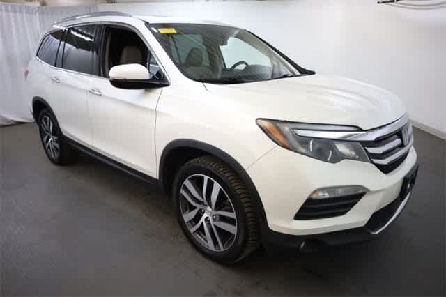 Thumbnail: 2017 Honda Pilot - 10