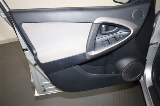 Thumbnail: 2008 Toyota RAV4 - 13