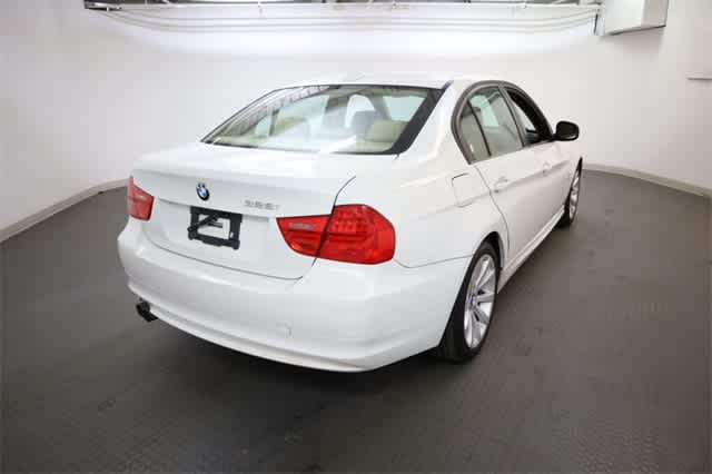 Thumbnail: 2011 BMW 3 Series - 7