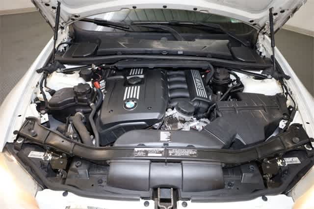 Thumbnail: 2011 BMW 3 Series - 34