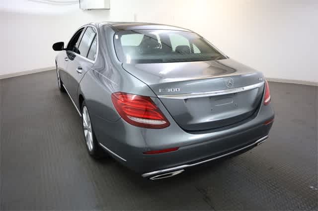 Thumbnail: 2017 Mercedes-Benz E-Class - 5