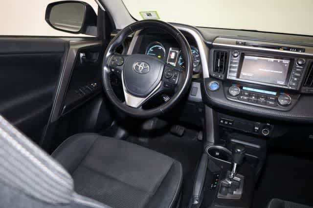 Thumbnail: 2017 Toyota RAV4 - 21