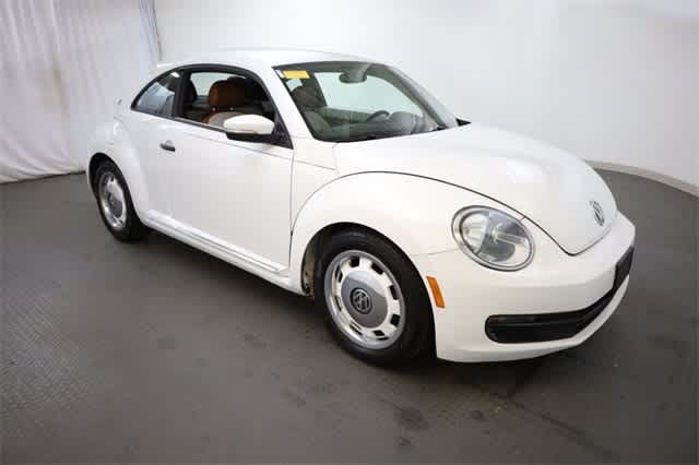 Thumbnail: 2015 Volkswagen Beetle - 10
