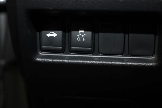 Thumbnail: 2017 Nissan Altima - 21